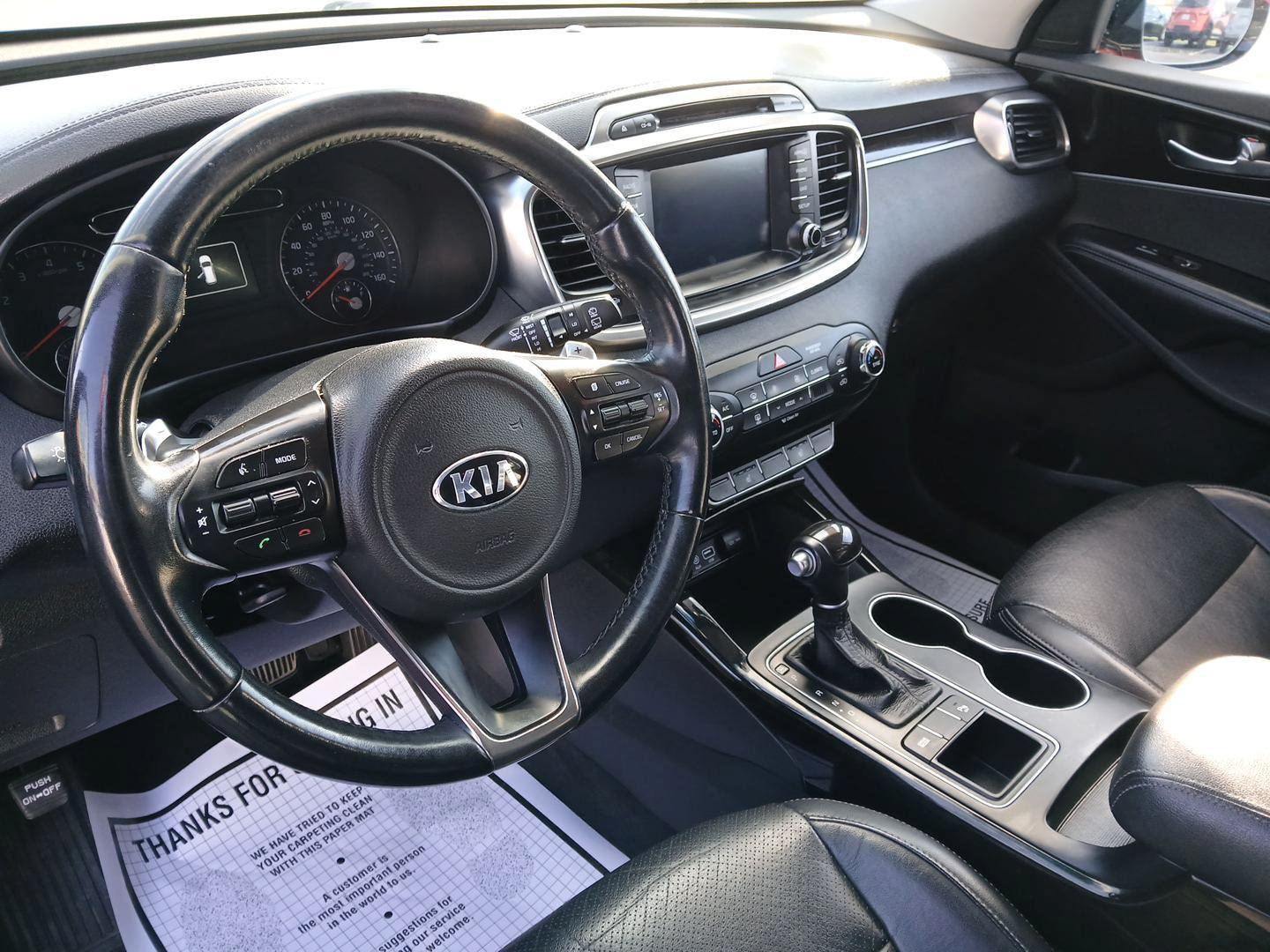 2017 Kia Sorento EX 2WD (5XYPH4A17HG) with an 2.0L L4 DOHC 16V engine, 6-Speed Automatic transmission, located at 401 Woodman Dr, Riverside, OH, 45431, (937) 908-9800, 39.761024, -84.120956 - Photo#8