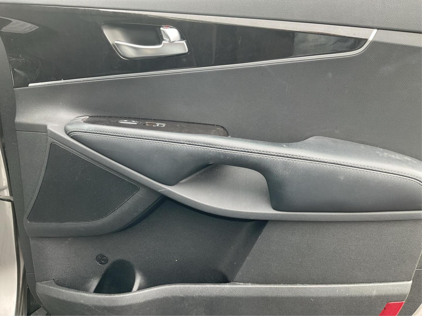 2017 Kia Sorento 2.4L LX (5XYPG4A34HG) with an 2.4L I-4 gasoline direct injection engine, located at 401 Woodman Dr, Riverside, OH, 45431, (937) 908-9800, 39.761024, -84.120956 - Photo#17