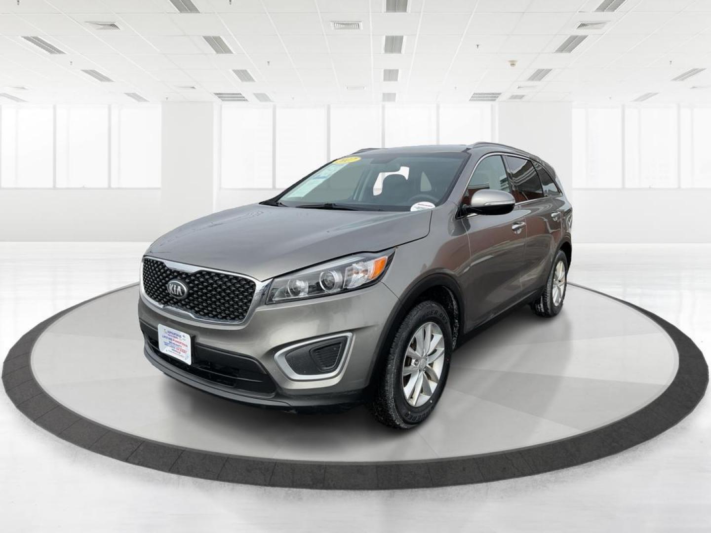 2017 Kia Sorento 2.4L LX (5XYPG4A34HG) with an 2.4L I-4 gasoline direct injection engine, located at 401 Woodman Dr, Riverside, OH, 45431, (937) 908-9800, 39.761024, -84.120956 - Photo#7