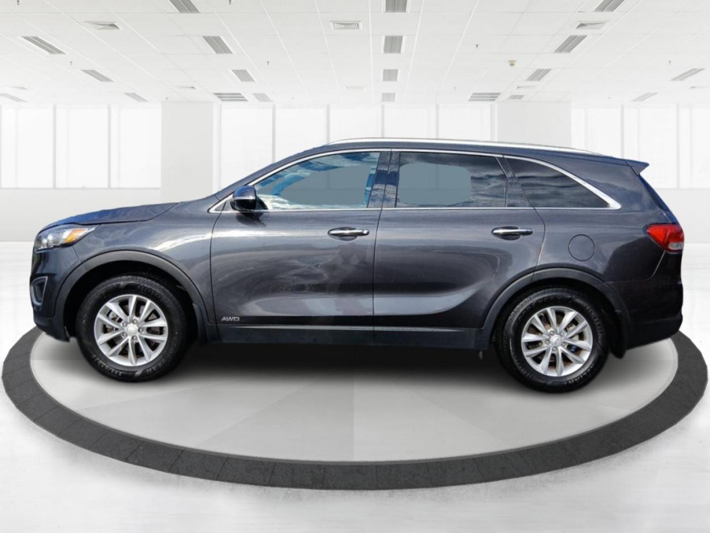 2017 Kia Sorento LX AWD (5XYPGDA39HG) with an 2.4L L4 DOHC 16V engine, 6-Speed Automatic transmission, located at 880 E. National Road, OH, 45377, (937) 908-9800, 39.891918, -84.183975 - Photo#5