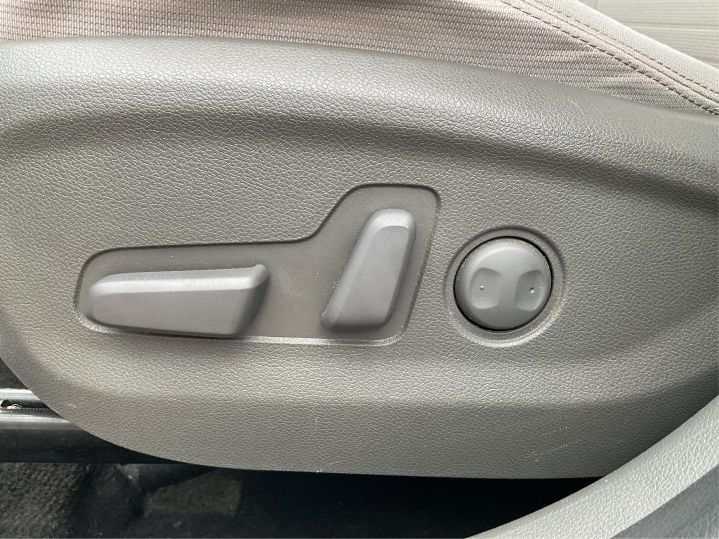 2017 Kia Sportage LX (KNDPM3AC2H7) with an Theta II 2.4L I-4 gasoline direct injection engine, located at 880 E. National Road, OH, 45377, (937) 908-9800, 39.891918, -84.183975 - Photo#17