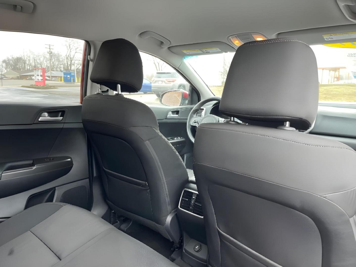2017 Kia Sportage LX FWD (KNDPM3AC7H7) with an 2.4L V6 DOHC 24V engine, 6-Speed Automatic transmission, located at 1230 East Main St, Xenia, OH, 45385, (937) 908-9800, 39.688042, -83.910538 - Photo#9