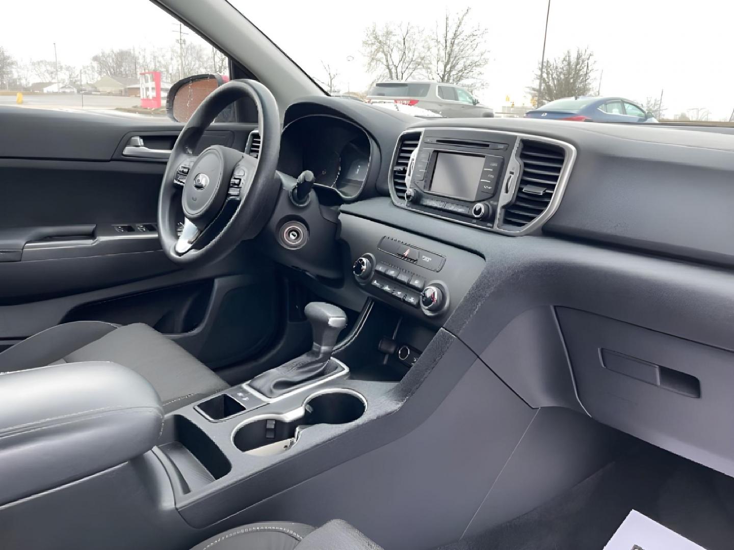 2017 Kia Sportage LX FWD (KNDPM3AC7H7) with an 2.4L V6 DOHC 24V engine, 6-Speed Automatic transmission, located at 1230 East Main St, Xenia, OH, 45385, (937) 908-9800, 39.688042, -83.910538 - Photo#7