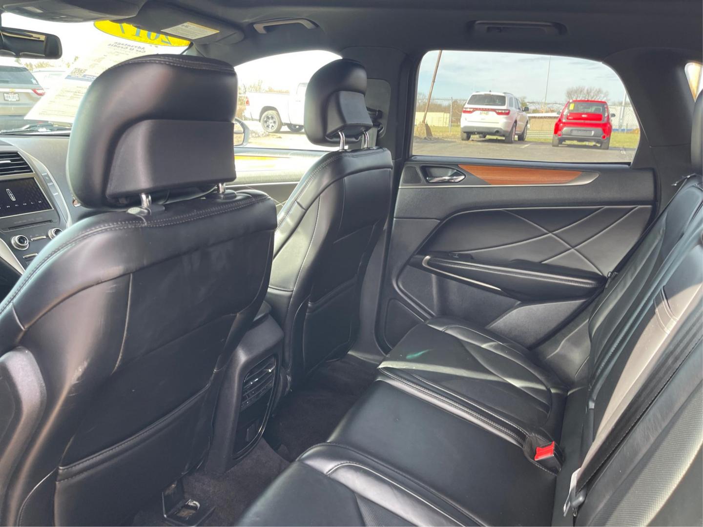 2017 Lincoln MKC Select AWD (5LMCJ2D95HU) with an 2.0L L4 DOHC 16V engine, 6-Speed Automatic transmission, located at 4508 South Dixie Dr, Moraine, OH, 45439, (937) 908-9800, 39.807072, -84.031563 - Photo#9