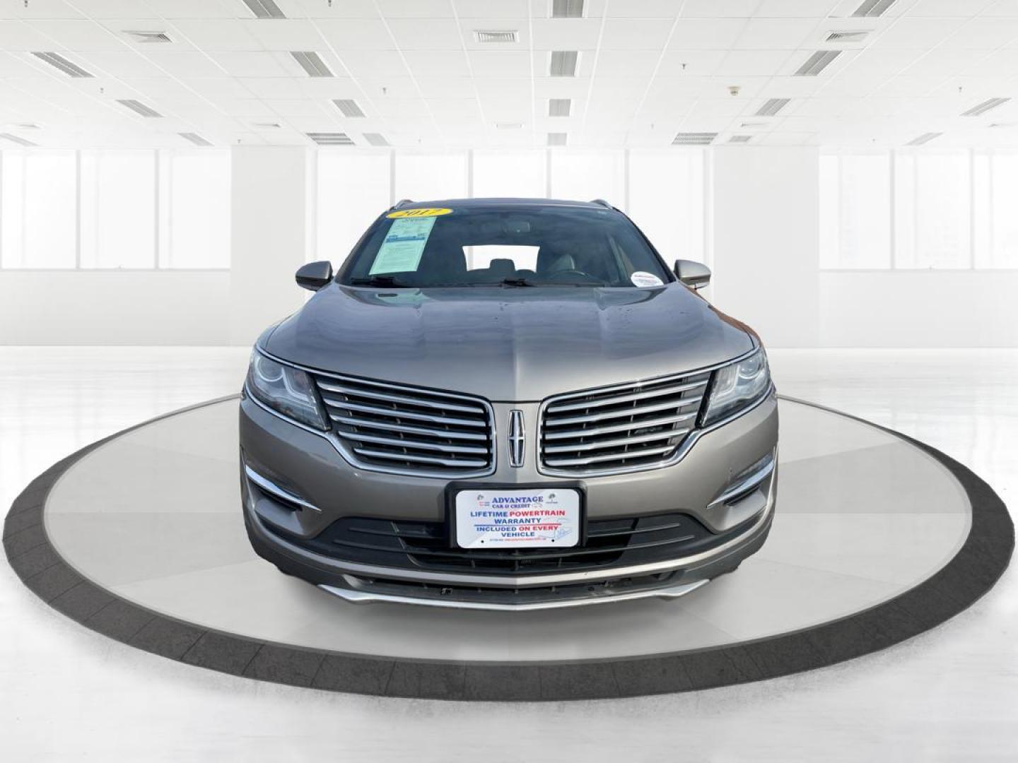 2017 Lincoln MKC Select AWD (5LMCJ2D95HU) with an 2.0L L4 DOHC 16V engine, 6-Speed Automatic transmission, located at 4508 South Dixie Dr, Moraine, OH, 45439, (937) 908-9800, 39.807072, -84.031563 - Photo#6