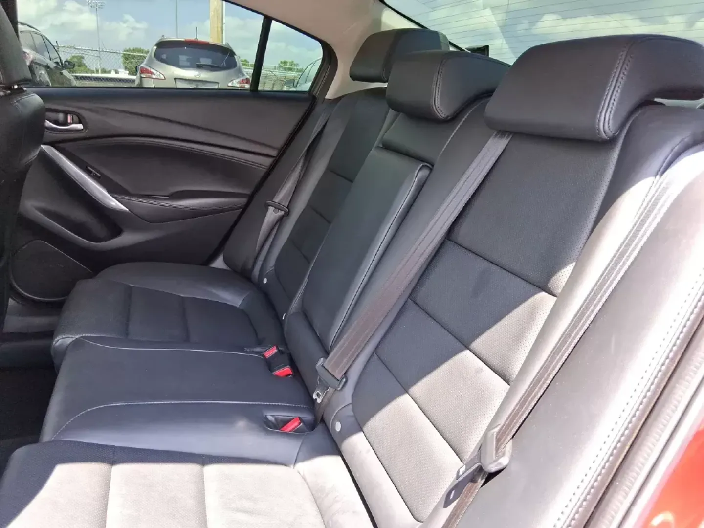 2017 Mazda Mazda6 Touring (JM1GL1V55H1) with an SKYACTIV-G 2.5L I-4 gasoline direct injection engine, located at 1951 S Dayton Lakeview Rd., New Carlisle, OH, 45344, (937) 908-9800, 39.890999, -84.050255 - Photo#9