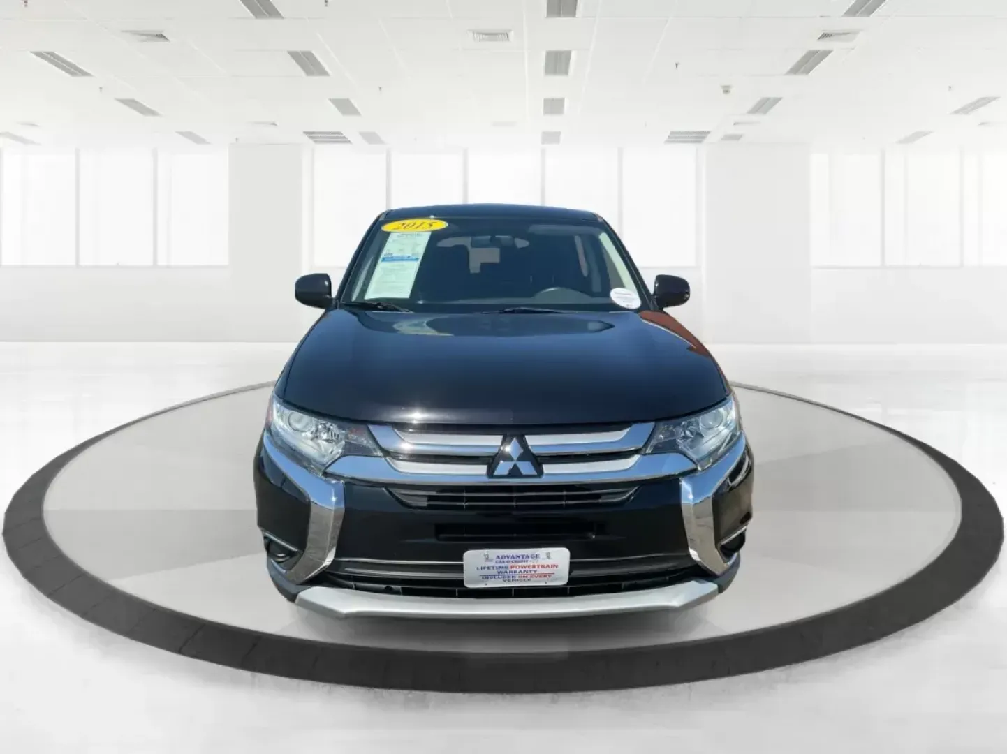 2017 Mitsubishi Outlander ES (JA4AD2A34HZ) with an 2.4L I-4 variable valve control engine, located at 880 E. National Road, OH, 45377, (937) 908-9800, 39.891918, -84.183975 - Photo#6