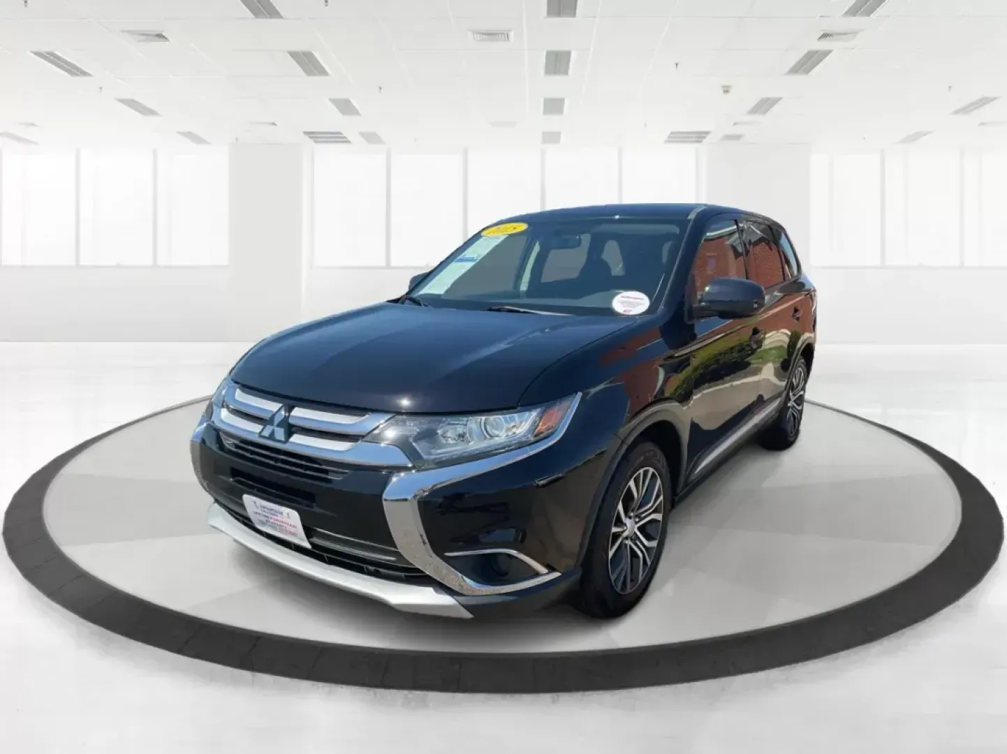2017 Mitsubishi Outlander ES (JA4AD2A34HZ) with an 2.4L I-4 variable valve control engine, located at 880 E. National Road, OH, 45377, (937) 908-9800, 39.891918, -84.183975 - Photo#7