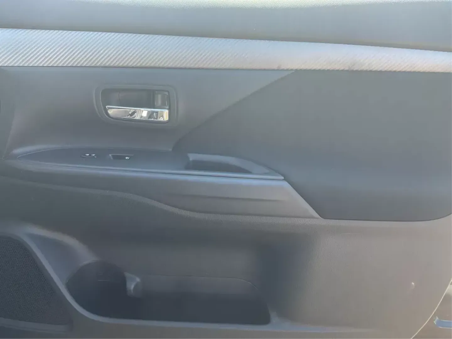 2017 Mitsubishi Outlander ES (JA4AD2A34HZ) with an 2.4L I-4 variable valve control engine, located at 880 E. National Road, OH, 45377, (937) 908-9800, 39.891918, -84.183975 - Photo#17