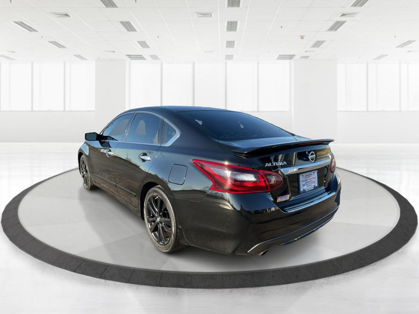 2017 Nissan Altima 2.5 SR (1N4AL3AP8HC) with an Other engine, located at 1230 East Main St, Xenia, OH, 45385, (937) 908-9800, 39.688042, -83.910538 - Photo#4