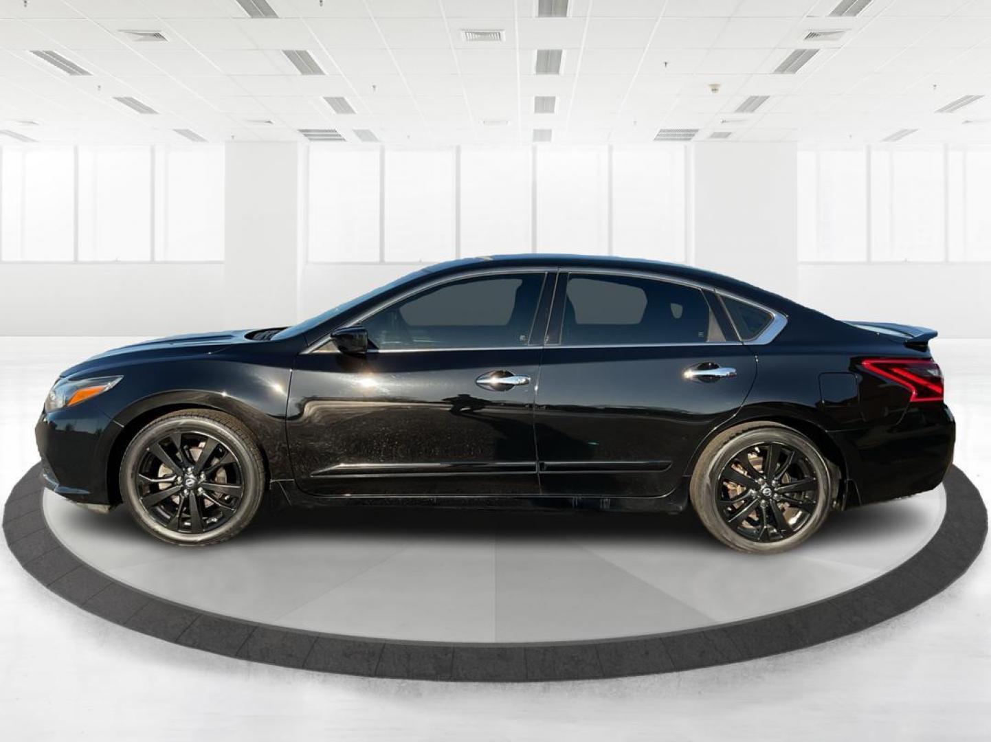 2017 Nissan Altima 2.5 SR (1N4AL3AP8HC) with an Other engine, located at 1230 East Main St, Xenia, OH, 45385, (937) 908-9800, 39.688042, -83.910538 - Photo#5
