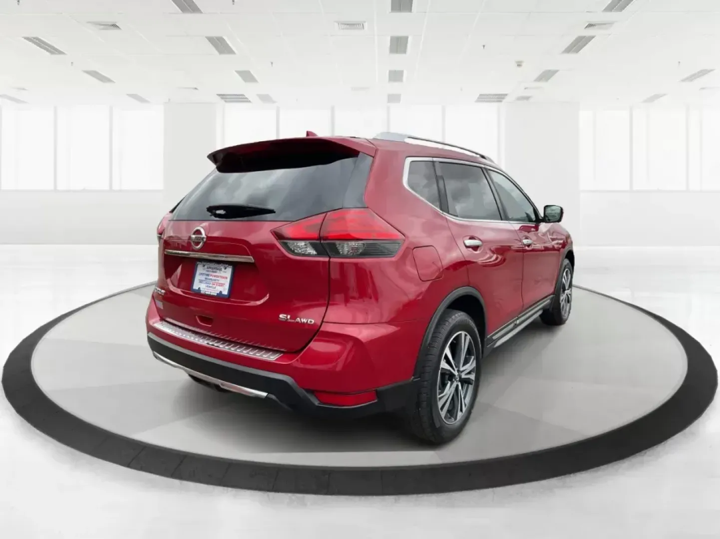 2017 Nissan Rogue SL (JN8AT2MV2HW) with an 2.5L I-4 DOHC engine, located at 8750 N County Rd 25A, Piqua, OH, 45356, (937) 908-9800, 40.164391, -84.232513 - Photo#2
