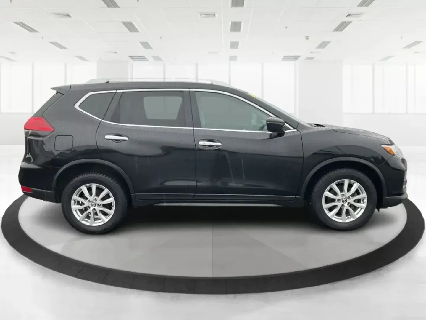 2017 Nissan Rogue SV (KNMAT2MV7HP) with an 2.5L I-4 DOHC engine, located at 8750 N County Rd 25A, Piqua, OH, 45356, (937) 908-9800, 40.164391, -84.232513 - Photo#1
