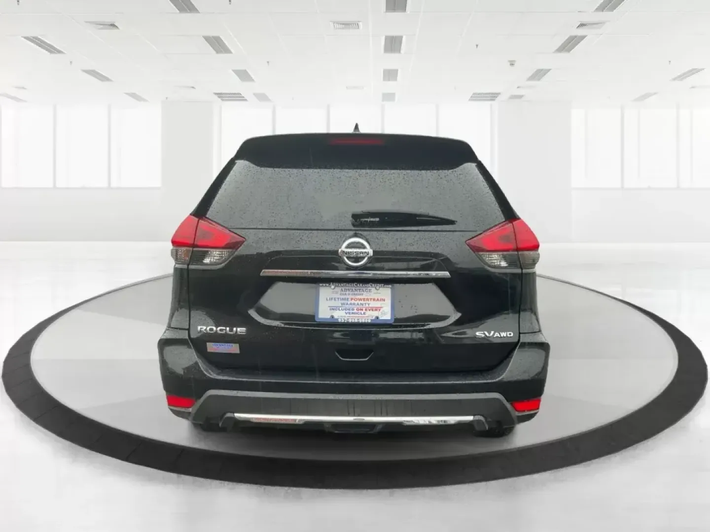 2017 Nissan Rogue SV (KNMAT2MV7HP) with an 2.5L I-4 DOHC engine, located at 8750 N County Rd 25A, Piqua, OH, 45356, (937) 908-9800, 40.164391, -84.232513 - Photo#4
