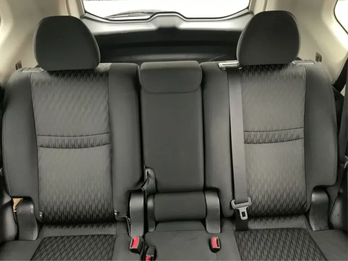 2017 Nissan Rogue SV (KNMAT2MV7HP) with an 2.5L I-4 DOHC engine, located at 8750 N County Rd 25A, Piqua, OH, 45356, (937) 908-9800, 40.164391, -84.232513 - Photo#14