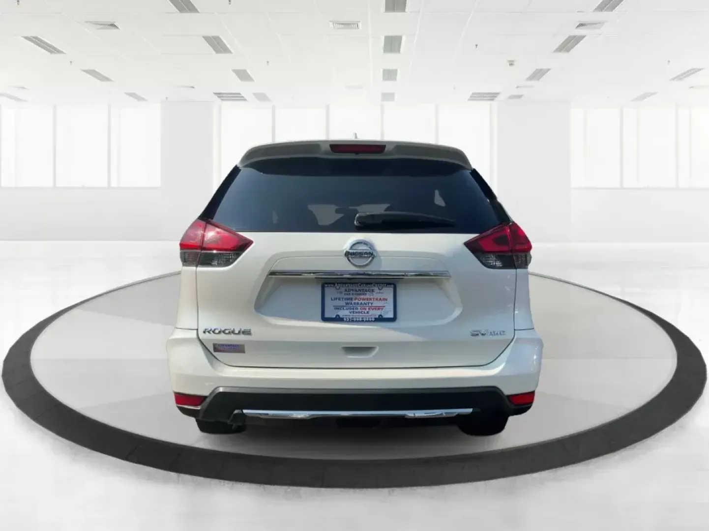 2017 Nissan Rogue SV (5N1AT2MV3HC) with an 2.5L I-4 DOHC engine, located at 1099 N County Rd 25A , Troy, OH, 45373, (937) 908-9800, 40.057041, -84.215462 - Photo#3