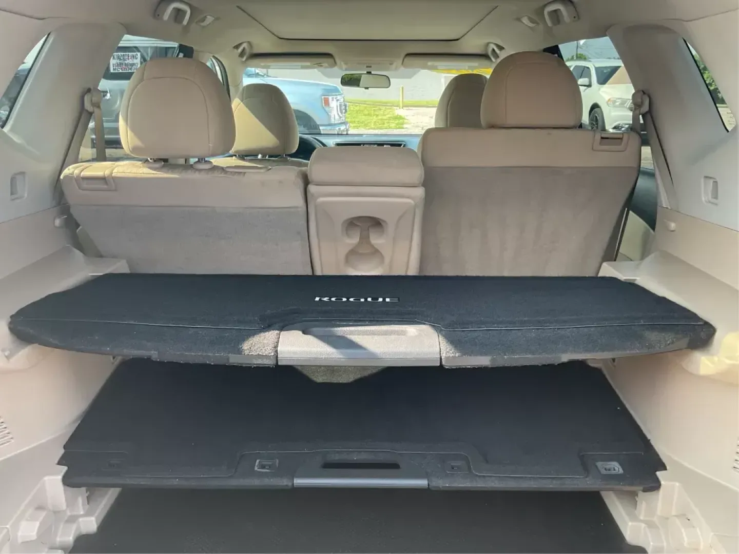 2017 Nissan Rogue SV (5N1AT2MV3HC) with an 2.5L I-4 DOHC engine, located at 1099 N County Rd 25A , Troy, OH, 45373, (937) 908-9800, 40.057041, -84.215462 - Photo#10