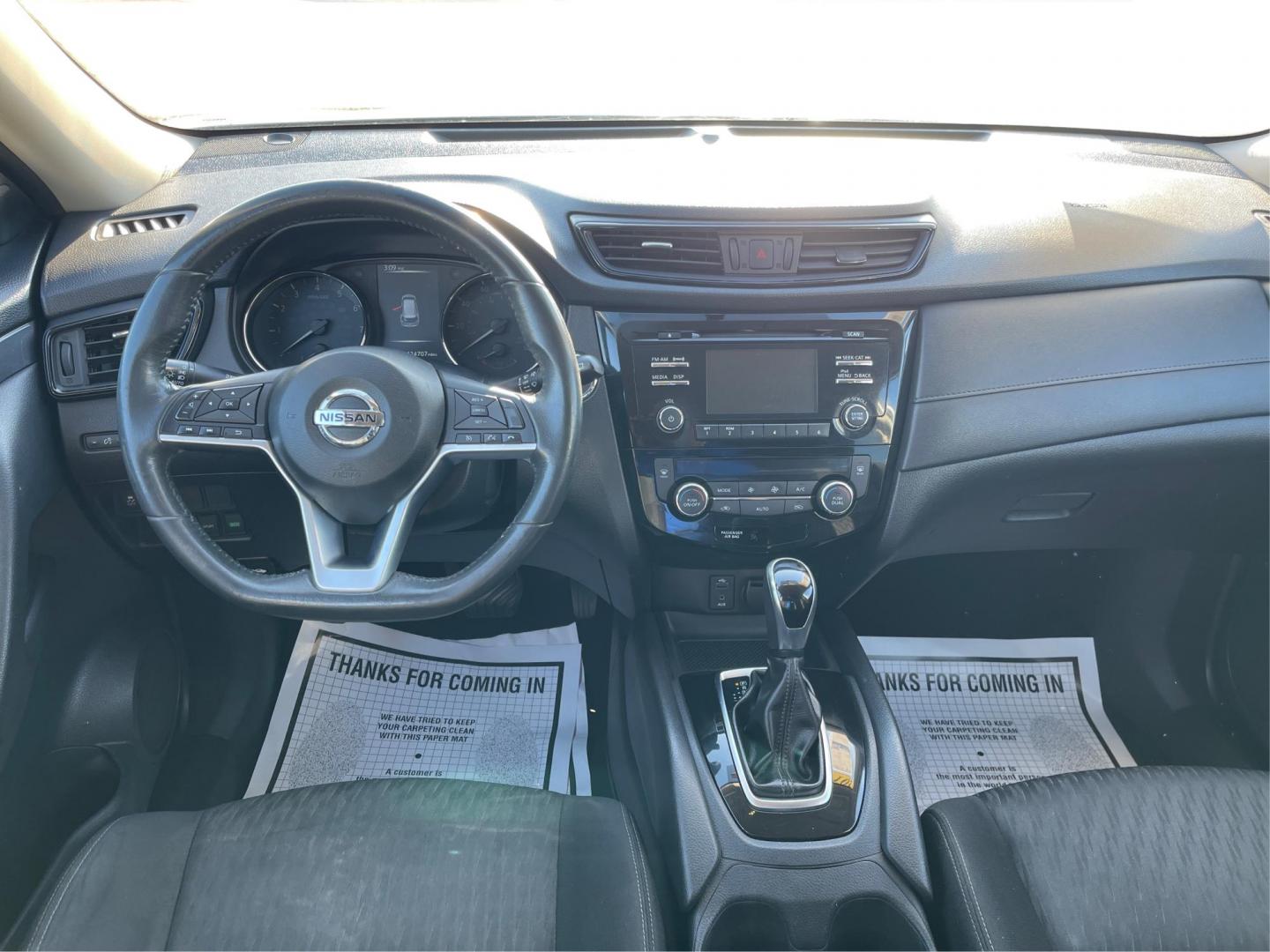 2017 Nissan Rogue SV AWD (KNMAT2MV1HP) with an 2.5L L4 DOHC 16V engine, Continuously Variable Transmission transmission, located at 880 E. National Road, OH, 45377, (937) 908-9800, 39.891918, -84.183975 - Photo#20