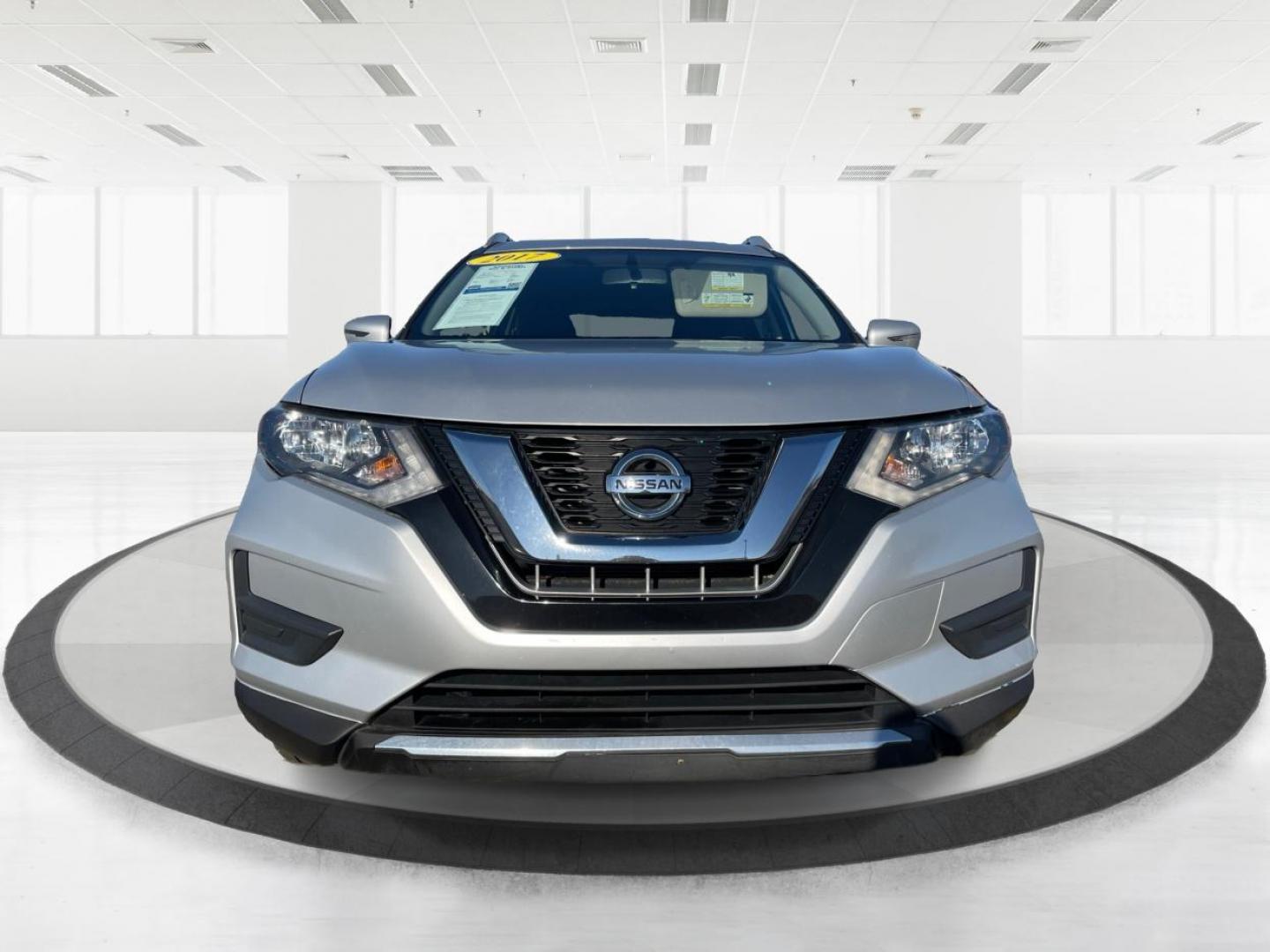 2017 Nissan Rogue SV AWD (KNMAT2MV1HP) with an 2.5L L4 DOHC 16V engine, Continuously Variable Transmission transmission, located at 880 E. National Road, OH, 45377, (937) 908-9800, 39.891918, -84.183975 - Photo#6