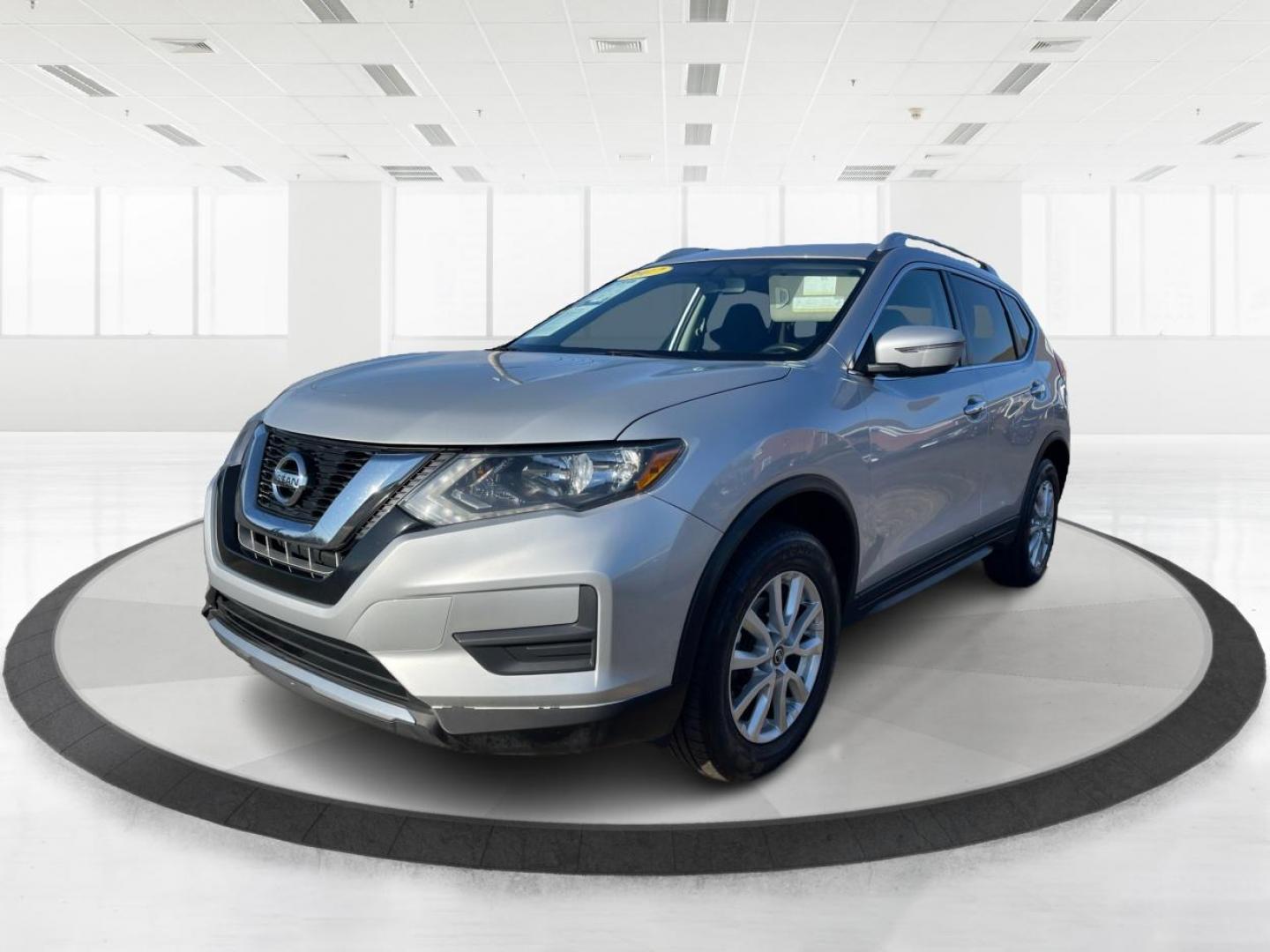 2017 Nissan Rogue SV AWD (KNMAT2MV1HP) with an 2.5L L4 DOHC 16V engine, Continuously Variable Transmission transmission, located at 880 E. National Road, OH, 45377, (937) 908-9800, 39.891918, -84.183975 - Photo#7