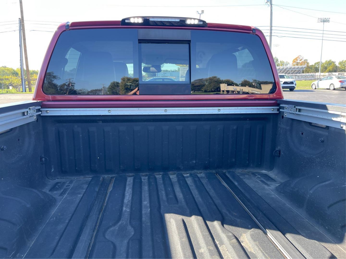 2017 Nissan Titan Platinum Reserve Crew Cab 4WD (1N6AA1E53HN) with an 5.6L V8 DOHC 32V engine, 6-Speed Automatic transmission, located at 880 E. National Road, OH, 45377, (937) 908-9800, 39.891918, -84.183975 - Photo#11