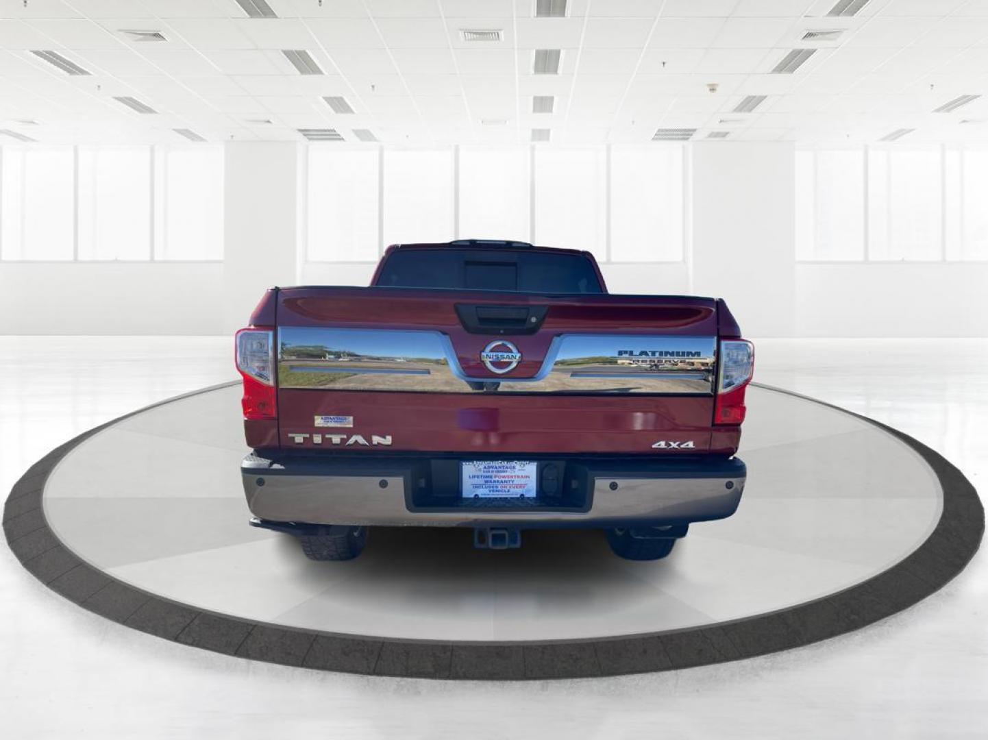 2017 Nissan Titan Platinum Reserve Crew Cab 4WD (1N6AA1E53HN) with an 5.6L V8 DOHC 32V engine, 6-Speed Automatic transmission, located at 880 E. National Road, OH, 45377, (937) 908-9800, 39.891918, -84.183975 - Photo#3