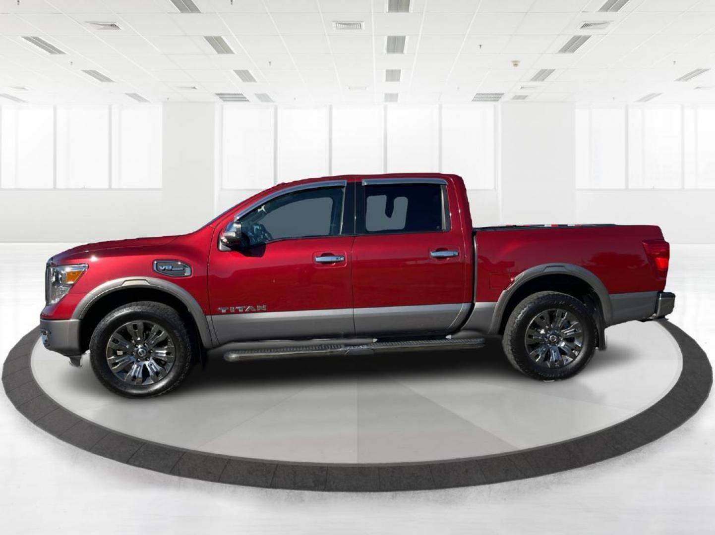 2017 Nissan Titan Platinum Reserve Crew Cab 4WD (1N6AA1E53HN) with an 5.6L V8 DOHC 32V engine, 6-Speed Automatic transmission, located at 880 E. National Road, OH, 45377, (937) 908-9800, 39.891918, -84.183975 - Photo#5