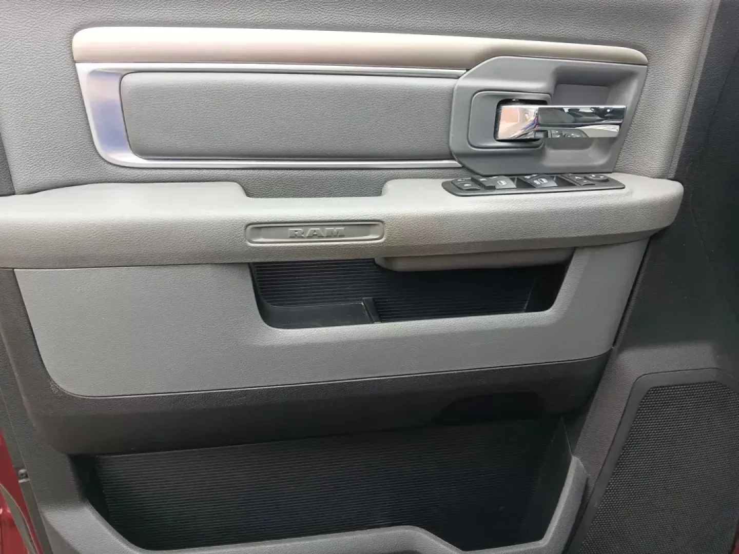 2017 Ram 1500 SLT Crew Cab SWB 4WD (3C6RR7LT1HG) with an 5.7L V8 OHV 16V engine, 8-Speed Automatic transmission, located at 1099 N County Rd 25A , Troy, OH, 45373, (937) 908-9800, 40.057041, -84.215462 - Photo#19