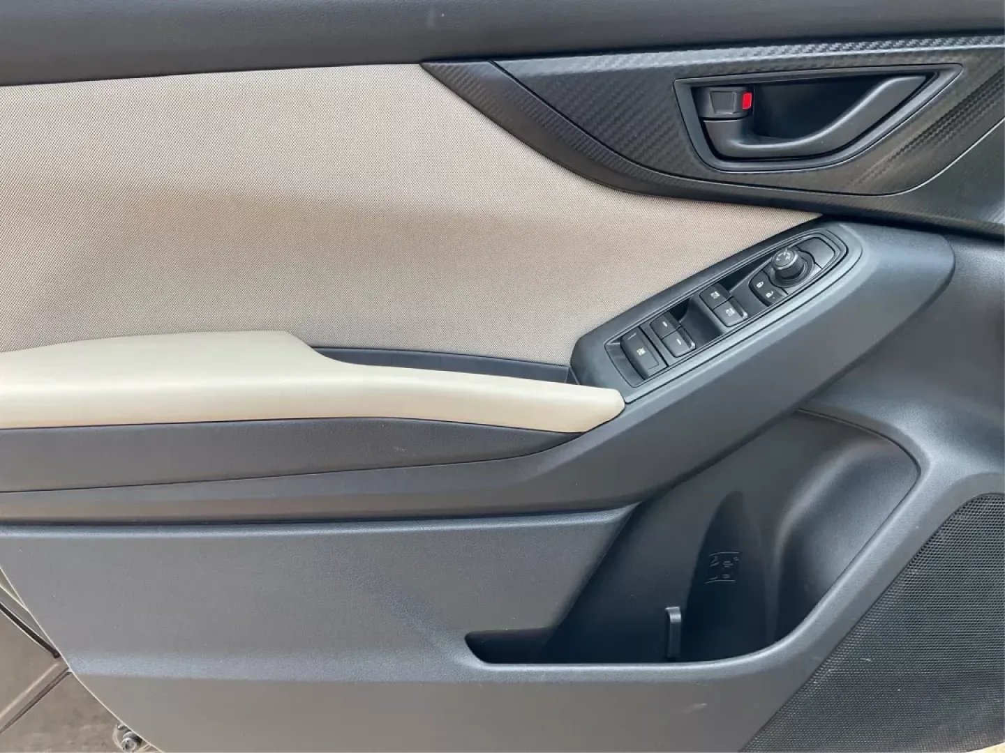 2017 Subaru Impreza 2.0i Premium (4S3GTAB63H3) with an 2L H-4 gasoline direct injection engine, located at 1230 East Main St, Xenia, OH, 45385, (937) 908-9800, 39.688042, -83.910538 - Photo#16