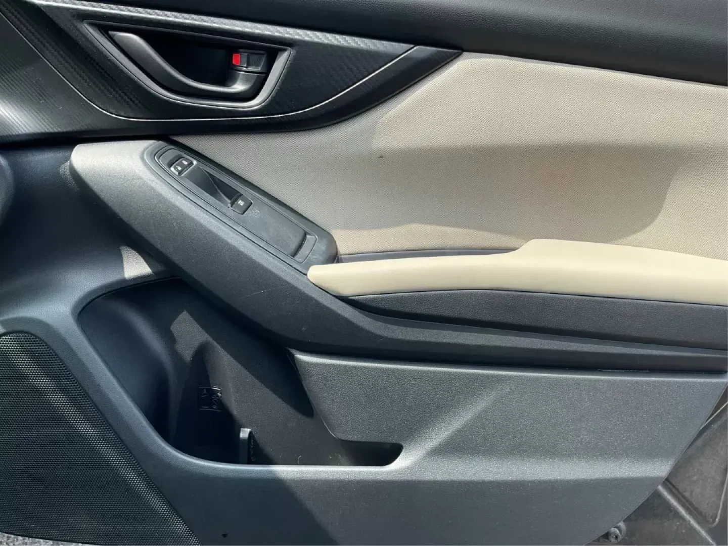2017 Subaru Impreza 2.0i Premium (4S3GTAB63H3) with an 2L H-4 gasoline direct injection engine, located at 1230 East Main St, Xenia, OH, 45385, (937) 908-9800, 39.688042, -83.910538 - Photo#17