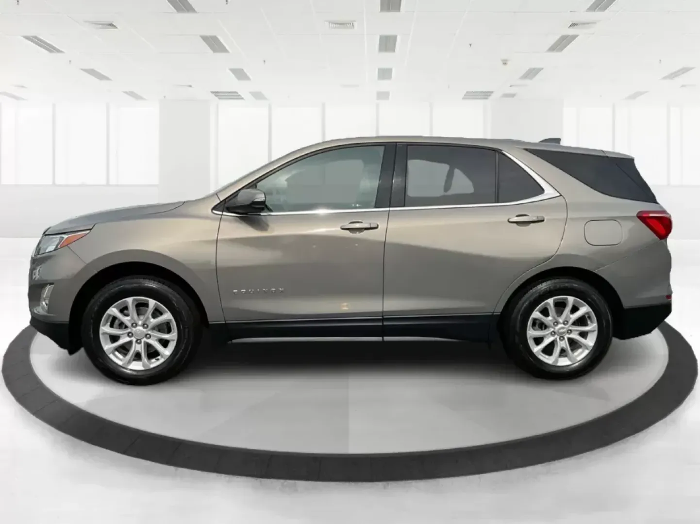 2018 Chevrolet Equinox LT (3GNAXSEV5JS) with an 1.5L I-4 gasoline direct injection engine, located at 8750 N County Rd 25A, Piqua, OH, 45356, (937) 908-9800, 40.164391, -84.232513 - Photo#5