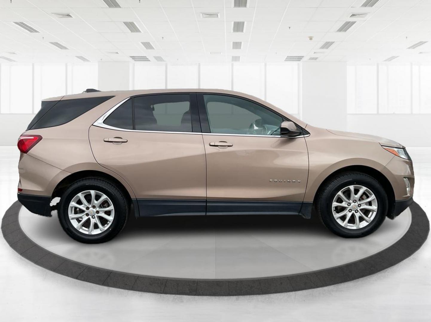 2018 Chevrolet Equinox LT AWD (2GNAXSEV5J6) with an 1.5L L4 DOHC 16V TURBO engine, 6-Speed Automatic transmission, located at 1184 Kauffman Ave, Fairborn, OH, 45324, (937) 908-9800, 39.807072, -84.031563 - Photo#1