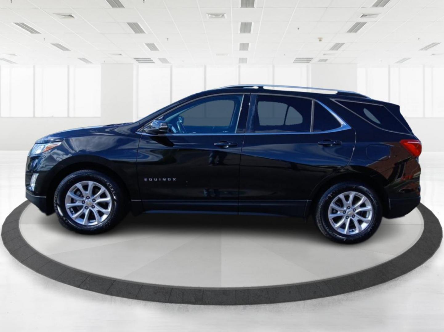 2018 Chevrolet Equinox LT 2WD (2GNAXJEV3J6) with an 1.5L L4 DIR DOHC 16V TURBO engine, 6-Speed Automatic transmission, located at 401 Woodman Dr, Riverside, OH, 45431, (937) 908-9800, 39.761024, -84.120956 - Photo#5