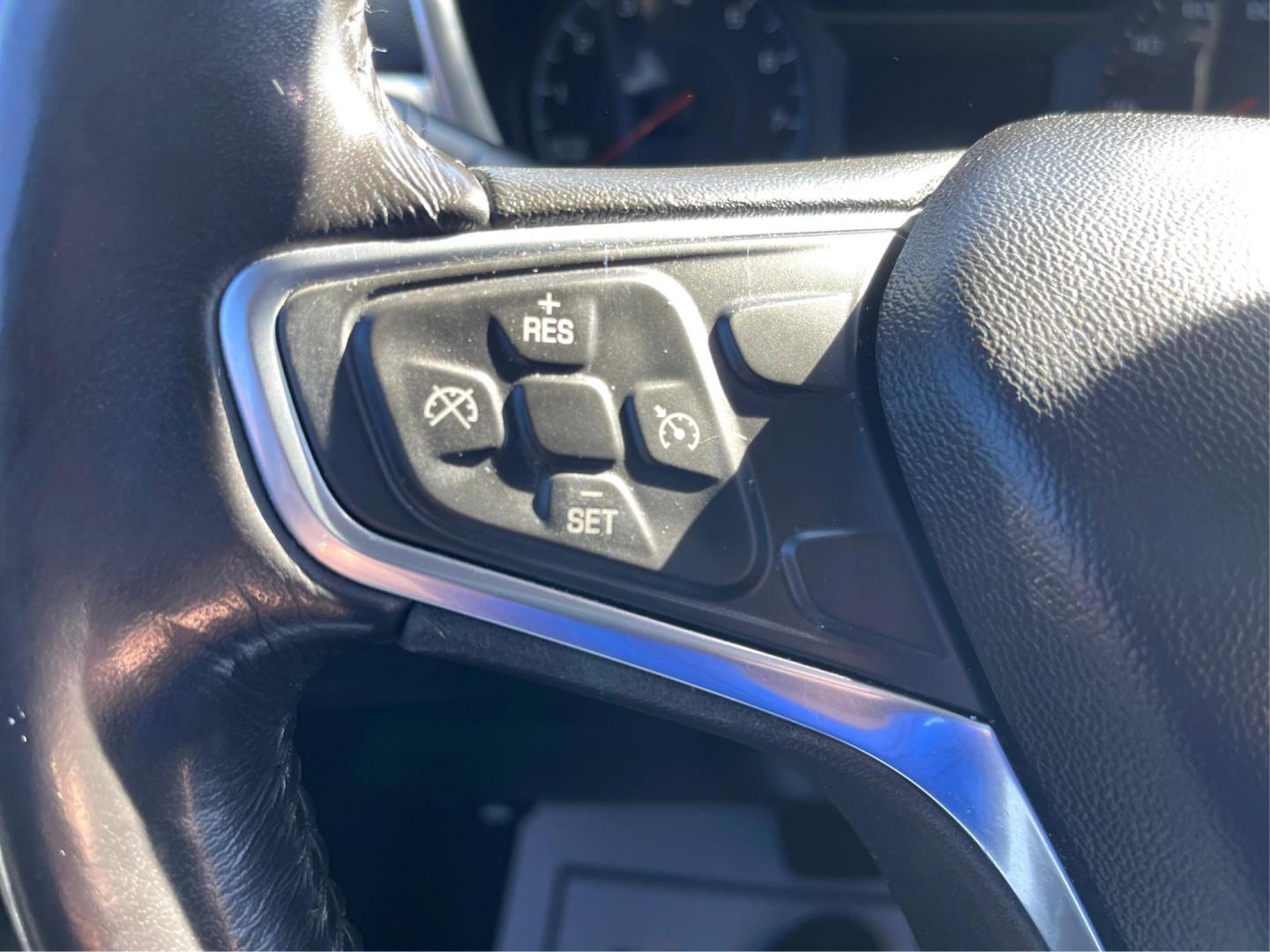 2018 Chevrolet Equinox LT 2WD (2GNAXJEV1J6) with an 1.5L L4 DIR DOHC 16V TURBO engine, 6-Speed Automatic transmission, located at 880 E. National Road, OH, 45377, (937) 908-9800, 39.891918, -84.183975 - Photo#14