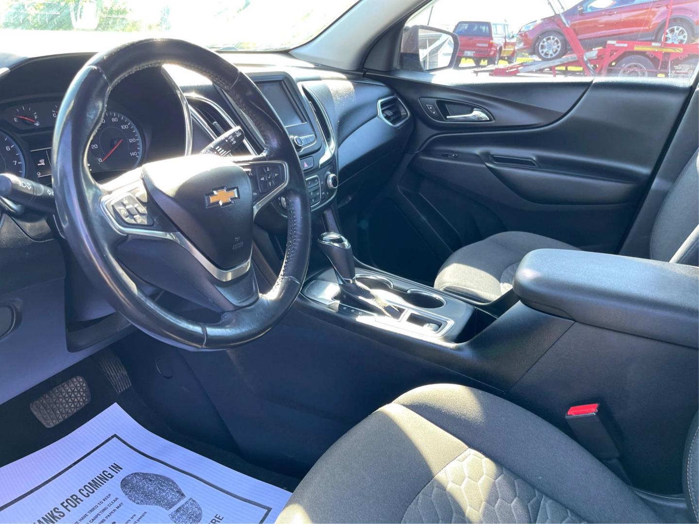 2018 Chevrolet Equinox LT 2WD (2GNAXJEV1J6) with an 1.5L L4 DIR DOHC 16V TURBO engine, 6-Speed Automatic transmission, located at 880 E. National Road, OH, 45377, (937) 908-9800, 39.891918, -84.183975 - Photo#8