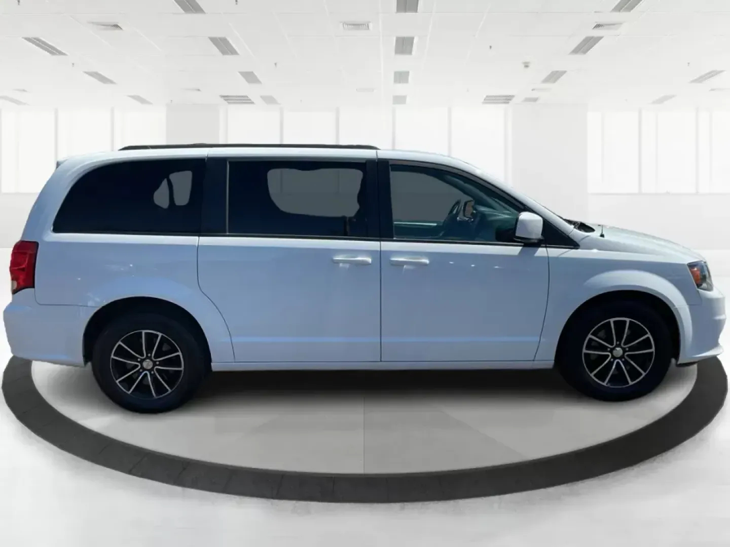 2018 Dodge Grand Caravan GT (2C4RDGEGXJR) with an Pentastar 3.6L V-6 DOHC engine, located at 8750 N County Rd 25A, Piqua, OH, 45356, (937) 908-9800, 40.164391, -84.232513 - Photo#1