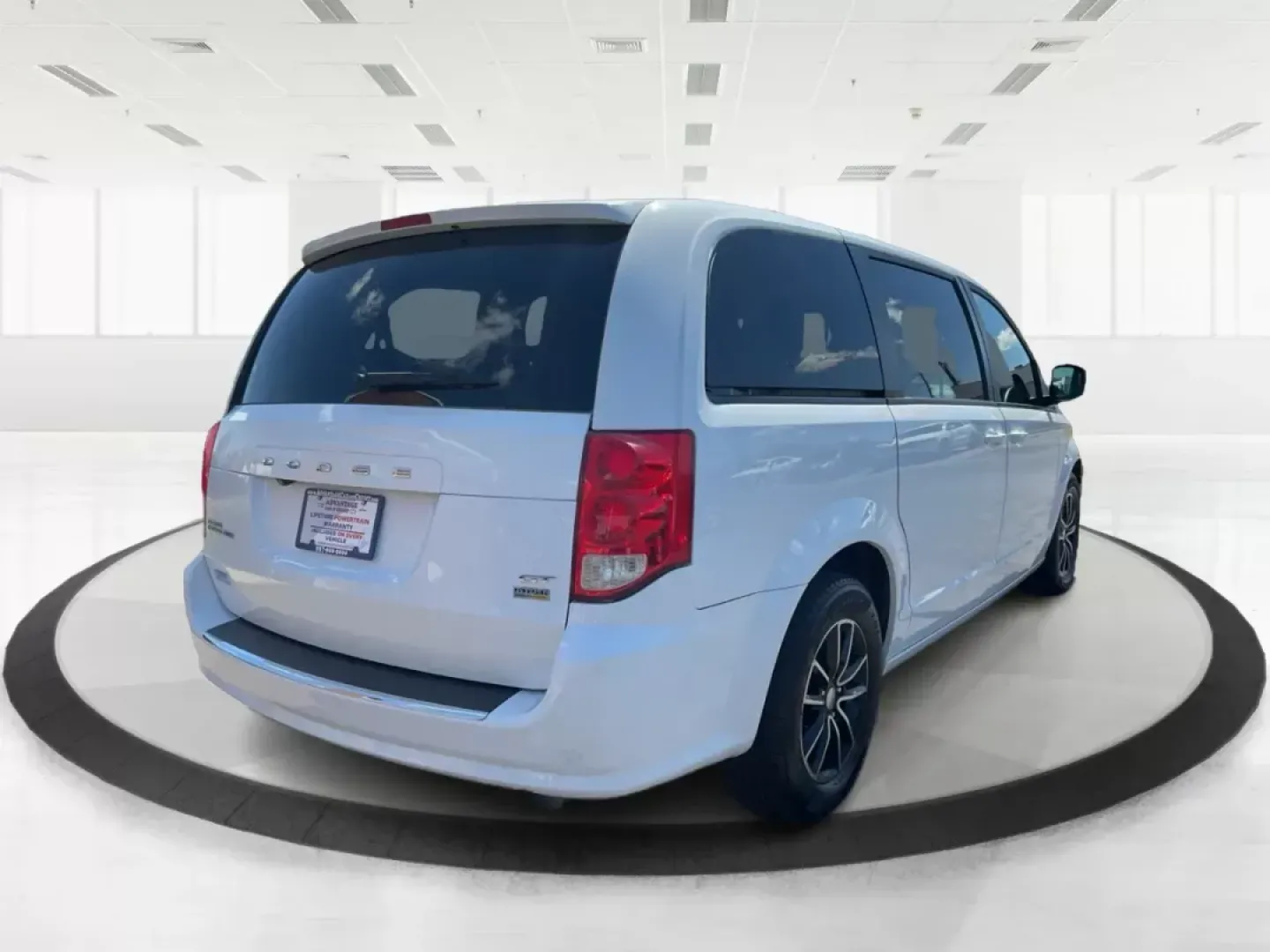 2018 Dodge Grand Caravan GT (2C4RDGEGXJR) with an Pentastar 3.6L V-6 DOHC engine, located at 8750 N County Rd 25A, Piqua, OH, 45356, (937) 908-9800, 40.164391, -84.232513 - Photo#2