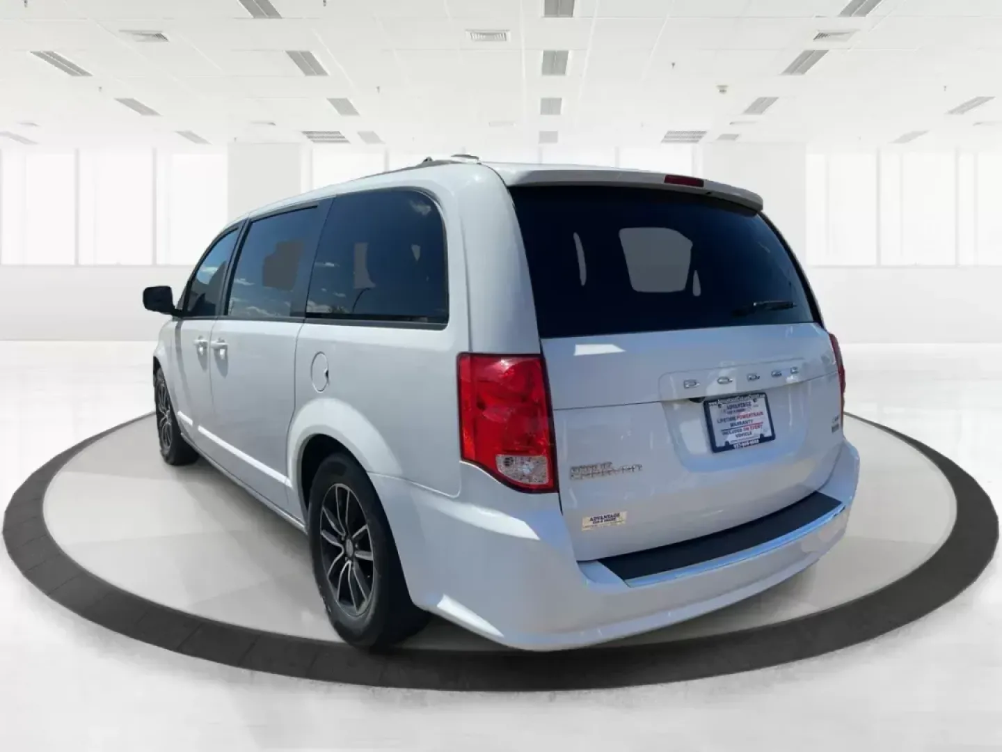 2018 Dodge Grand Caravan GT (2C4RDGEGXJR) with an Pentastar 3.6L V-6 DOHC engine, located at 8750 N County Rd 25A, Piqua, OH, 45356, (937) 908-9800, 40.164391, -84.232513 - Photo#4