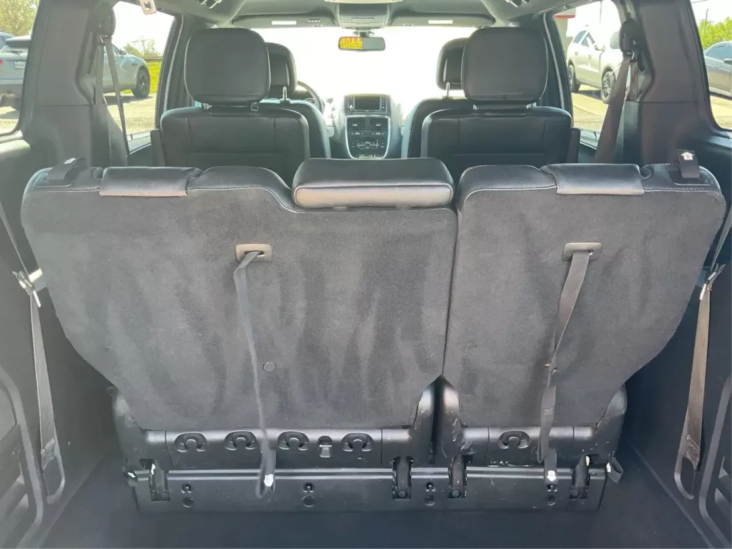 2018 Dodge Grand Caravan GT (2C4RDGEGXJR) with an Pentastar 3.6L V-6 DOHC engine, located at 8750 N County Rd 25A, Piqua, OH, 45356, (937) 908-9800, 40.164391, -84.232513 - Photo#11