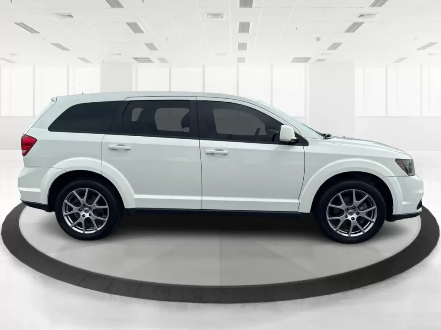2018 Dodge Journey GT (3C4PDCEG4JT) with an Pentastar 3.6L V-6 DOHC engine, located at 1230 East Main St, Xenia, OH, 45385, (937) 908-9800, 39.688042, -83.910538 - **Adventure Awaits with the 2018 Dodge Journey GT SUV! Perfect for Active Lifestyles**<br /> <br /> Are you ready to elevate your family adventures or weekend getaways? The 2018 Dodge Journey GT is the ideal SUV for those who crave versatility, comfort, and reliability, all while being budget-friend - Photo#1