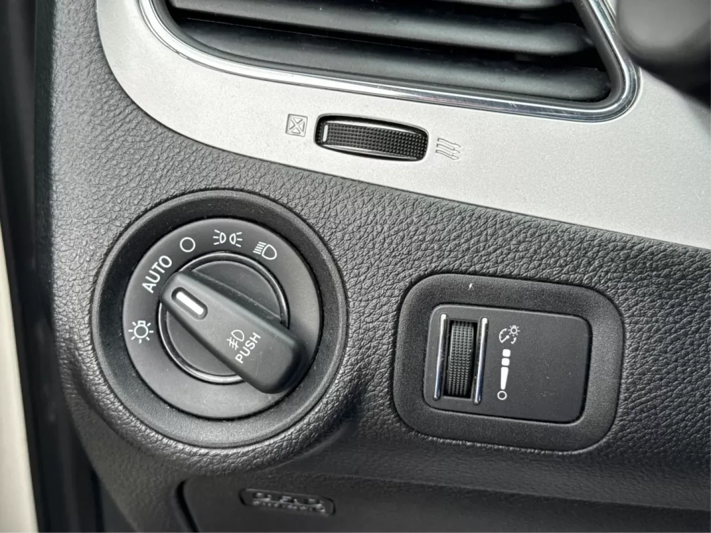 2018 Dodge Journey GT (3C4PDCEG4JT) with an Pentastar 3.6L V-6 DOHC engine, located at 1230 East Main St, Xenia, OH, 45385, (937) 908-9800, 39.688042, -83.910538 - **Adventure Awaits with the 2018 Dodge Journey GT SUV! Perfect for Active Lifestyles**<br /> <br /> Are you ready to elevate your family adventures or weekend getaways? The 2018 Dodge Journey GT is the ideal SUV for those who crave versatility, comfort, and reliability, all while being budget-friend - Photo#17