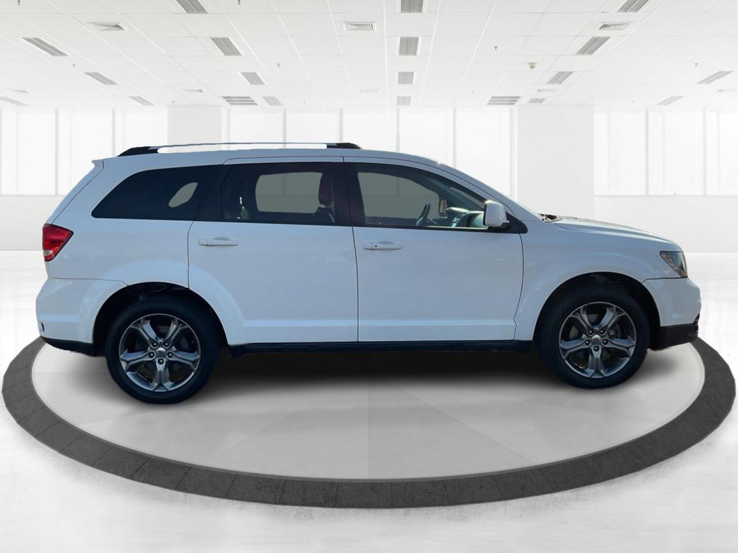 2018 Dodge Journey Crossroad (3C4PDCGG3JT) with an Pentastar 3.6L V-6 DOHC engine, located at 1230 East Main St, Xenia, OH, 45385, (937) 908-9800, 39.688042, -83.910538 - Photo#1