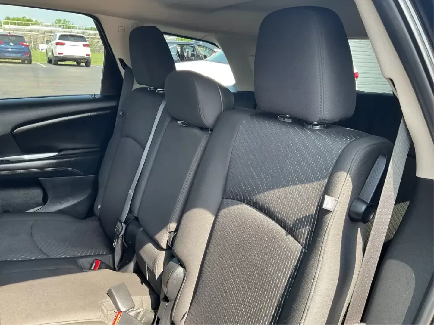 2018 Dodge Journey SE (3C4PDCAB0JT) with an Tigershark MultiAir 2.4L I-4 DOHC engine, located at 1230 East Main St, Xenia, OH, 45385, (937) 908-9800, 39.688042, -83.910538 - Photo#8