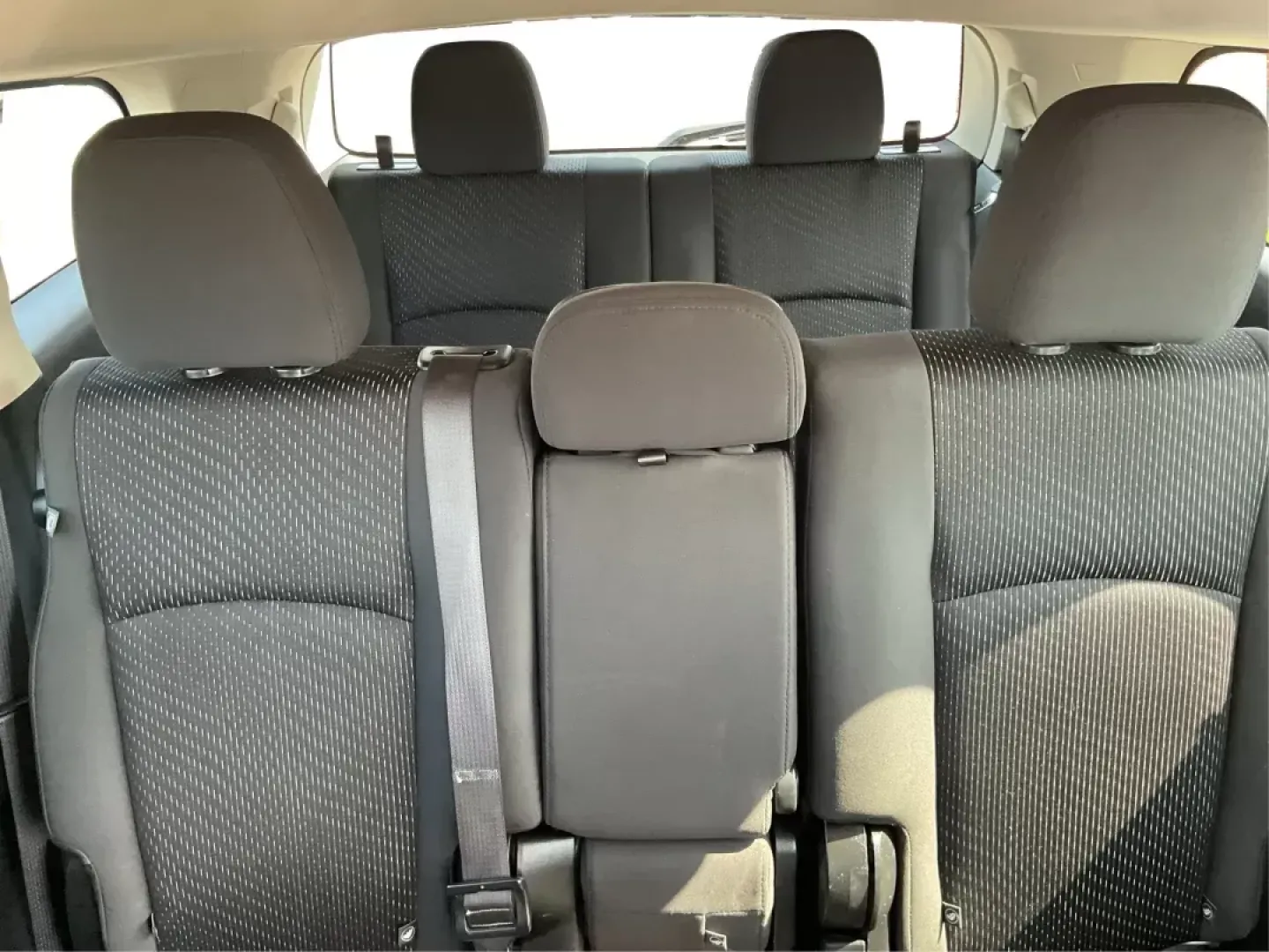 2018 Dodge Journey SE (3C4PDCAB0JT) with an Tigershark MultiAir 2.4L I-4 DOHC engine, located at 1230 East Main St, Xenia, OH, 45385, (937) 908-9800, 39.688042, -83.910538 - Photo#12