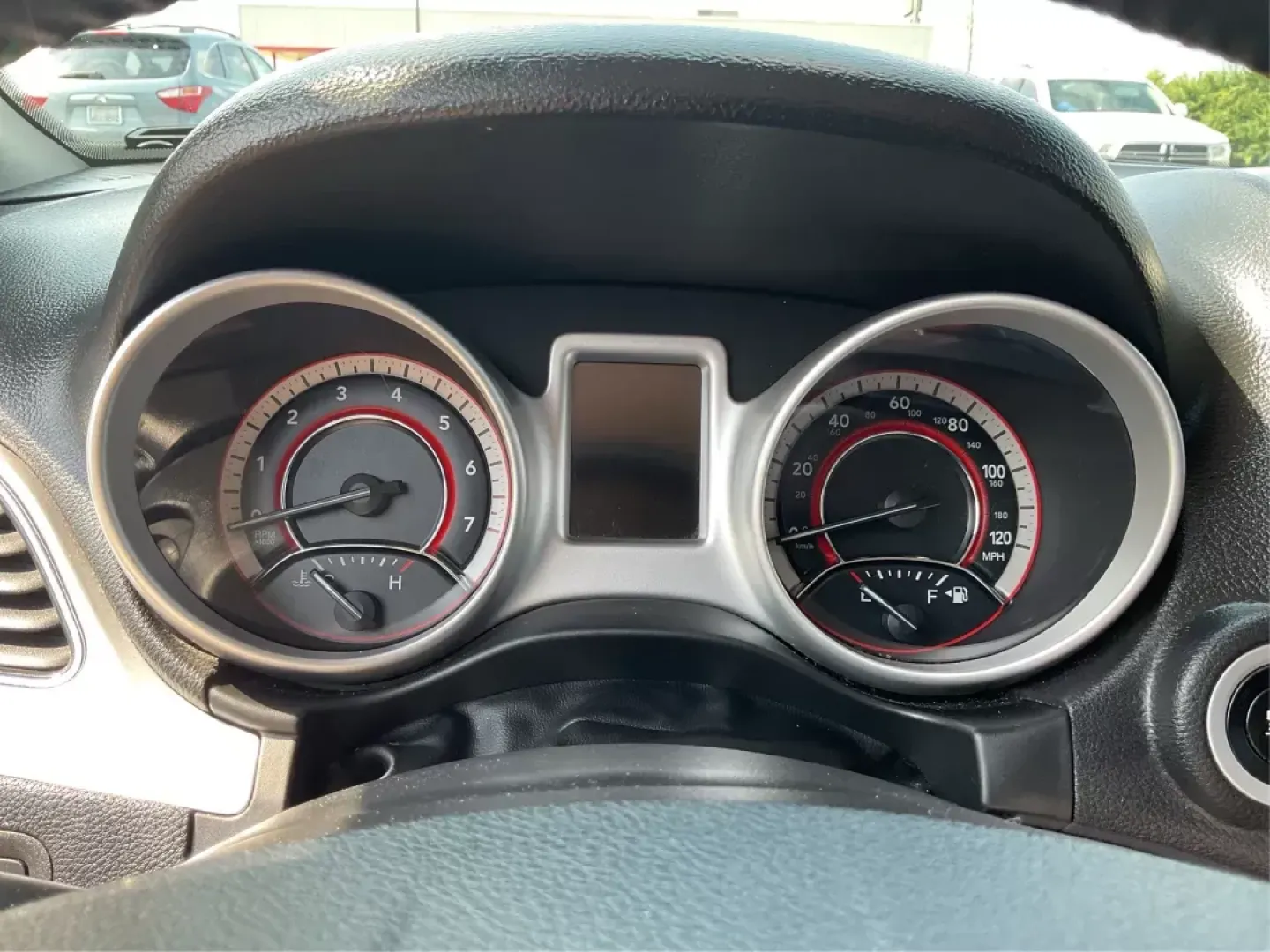 2018 Dodge Journey SE (3C4PDCAB0JT) with an Tigershark MultiAir 2.4L I-4 DOHC engine, located at 1230 East Main St, Xenia, OH, 45385, (937) 908-9800, 39.688042, -83.910538 - Photo#13