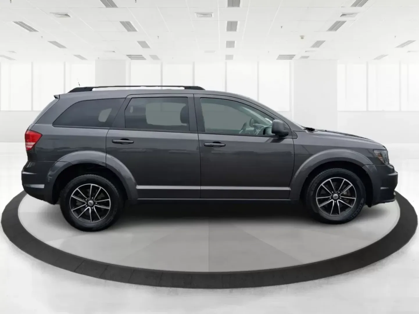 2018 Dodge Journey SE (3C4PDCAB1JT) with an Tigershark MultiAir 2.4L I-4 DOHC engine, located at 880 E. National Road, OH, 45377, (937) 908-9800, 39.891918, -84.183975 - **Explore the Open Road with the 2018 Dodge Journey Your Family's Next Adventure Awaits!**<br /> <br /> Are you ready to elevate your family adventures or tackle your daily commute in style? This 2018 Dodge Journey SE is not just a vehicle; it's your gateway to exploration and unforgettable memorie - Photo#1