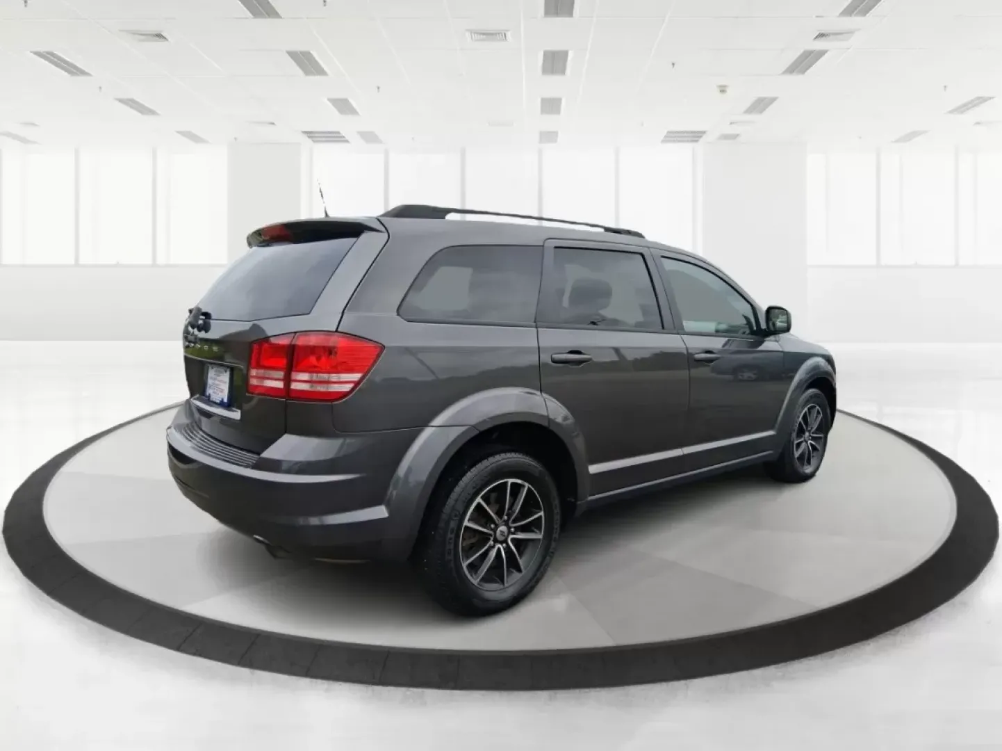 2018 Dodge Journey SE (3C4PDCAB1JT) with an Tigershark MultiAir 2.4L I-4 DOHC engine, located at 880 E. National Road, OH, 45377, (937) 908-9800, 39.891918, -84.183975 - **Explore the Open Road with the 2018 Dodge Journey Your Family's Next Adventure Awaits!**<br /> <br /> Are you ready to elevate your family adventures or tackle your daily commute in style? This 2018 Dodge Journey SE is not just a vehicle; it's your gateway to exploration and unforgettable memorie - Photo#2