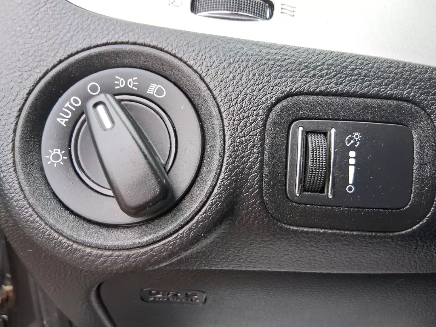 2018 Dodge Journey SE (3C4PDCAB1JT) with an Tigershark MultiAir 2.4L I-4 DOHC engine, located at 880 E. National Road, OH, 45377, (937) 908-9800, 39.891918, -84.183975 - **Explore the Open Road with the 2018 Dodge Journey Your Family's Next Adventure Awaits!**<br /> <br /> Are you ready to elevate your family adventures or tackle your daily commute in style? This 2018 Dodge Journey SE is not just a vehicle; it's your gateway to exploration and unforgettable memorie - Photo#17