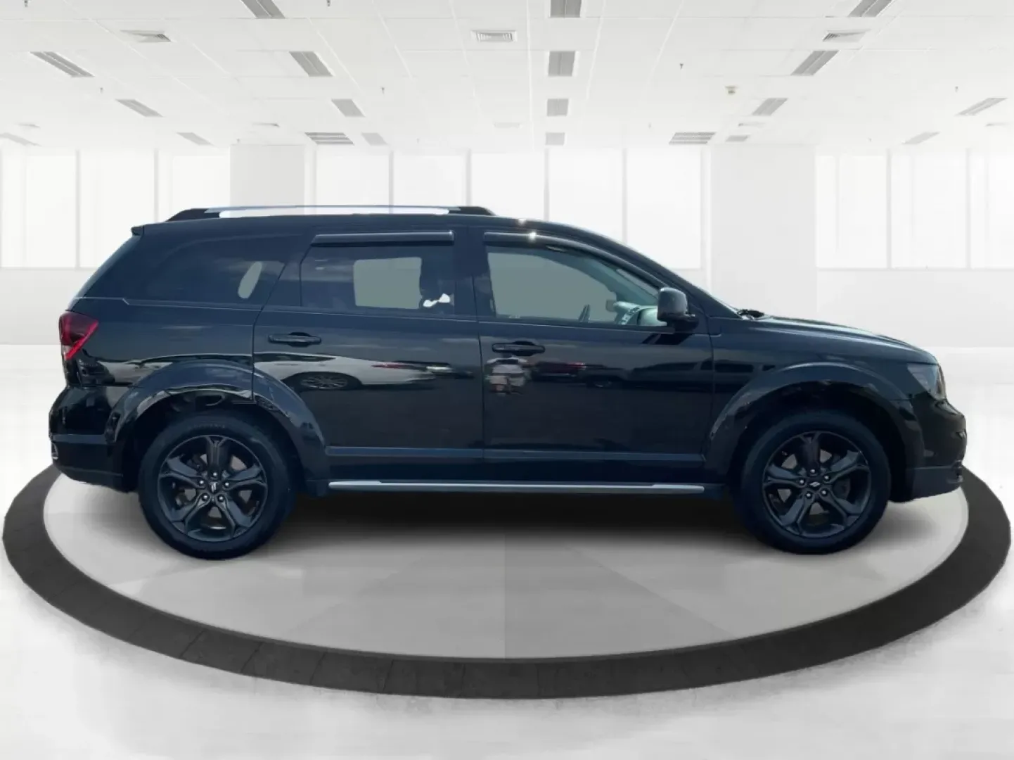 2018 Dodge Journey Crossroad AWD (3C4PDDGG7JT) with an Pentastar 3.6L V-6 DOHC engine, located at 1230 East Main St, Xenia, OH, 45385, (937) 908-9800, 39.688042, -83.910538 - **Discover Adventure in the 2018 Dodge Journey Crossroad AWD at Advantage Car and Credit!**<br /> <br /> Are you ready to elevate your lifestyle with a versatile SUV that can handle your family's adventures and daily commutes? Look no further than the stunning 2018 Dodge Journey Crossroad AWD, avail - Photo#1