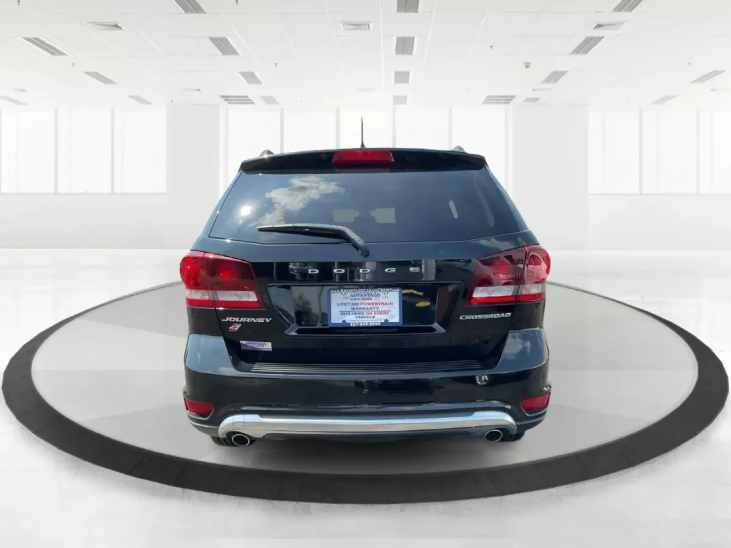 2018 Dodge Journey Crossroad AWD (3C4PDDGG7JT) with an Pentastar 3.6L V-6 DOHC engine, located at 1230 East Main St, Xenia, OH, 45385, (937) 908-9800, 39.688042, -83.910538 - **Discover Adventure in the 2018 Dodge Journey Crossroad AWD at Advantage Car and Credit!**<br /> <br /> Are you ready to elevate your lifestyle with a versatile SUV that can handle your family's adventures and daily commutes? Look no further than the stunning 2018 Dodge Journey Crossroad AWD, avail - Photo#3